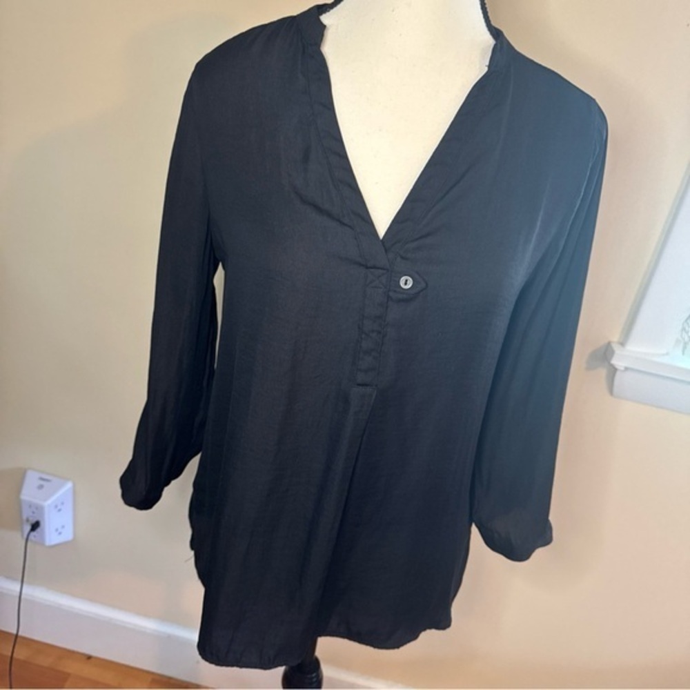 Dolan women’s XS black long‎ sleeve dressy black top